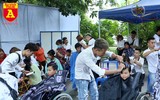 Gần 2.000 bệnh nhân nhi vui đón 'Trung thu hồng'